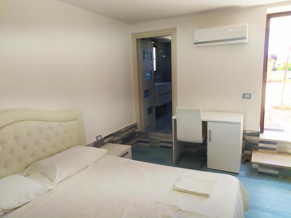 La Terrazza Sul Mare Hotel มารีนาดีกาเมโรตา ภายนอก รูปภาพ