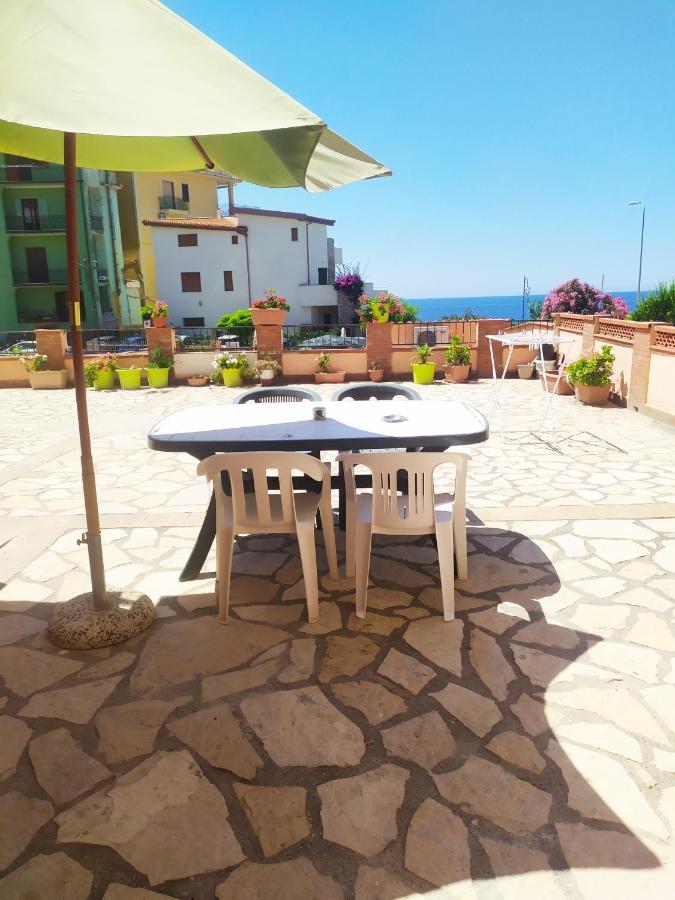 La Terrazza Sul Mare Hotel มารีนาดีกาเมโรตา ภายนอก รูปภาพ